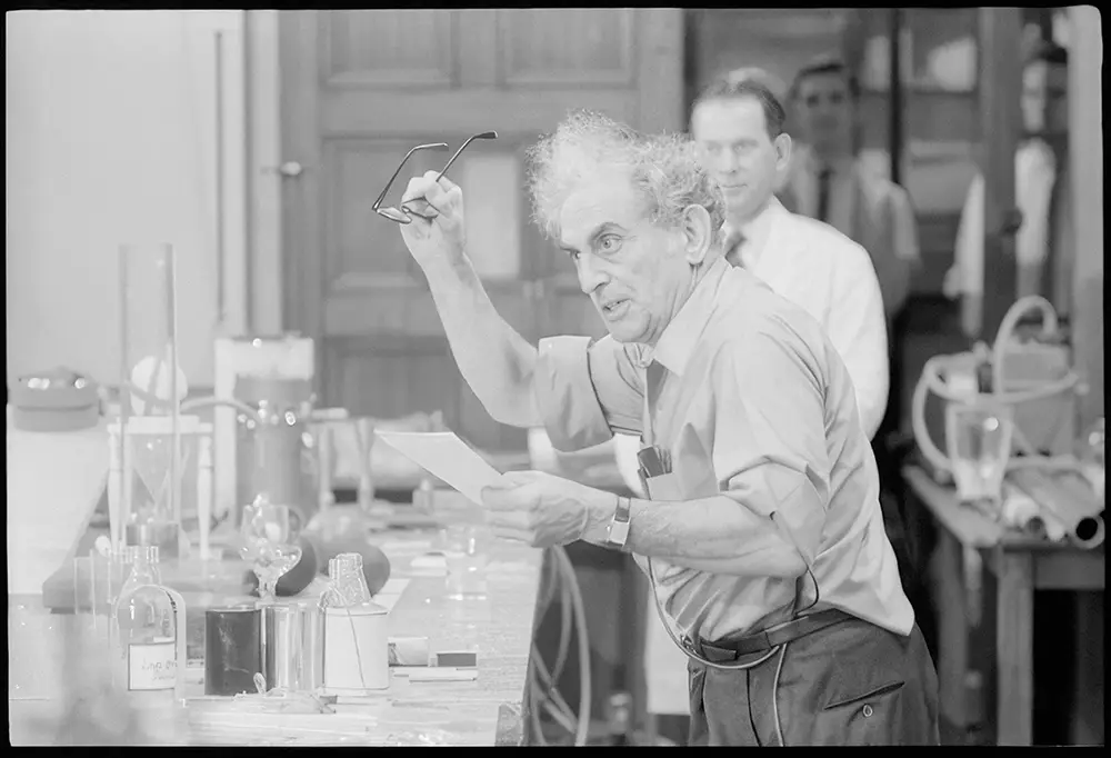 Julius Sumner Miller: Physics Is My Business
